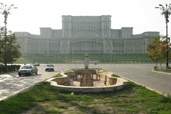 Bucharest, Palace of Parliament031004-1971