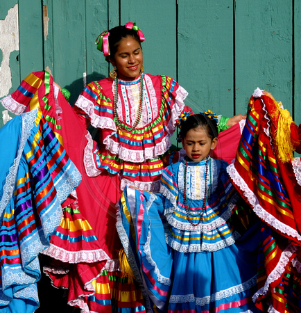 Puyallup Fair, Mexican Dancers0470747a