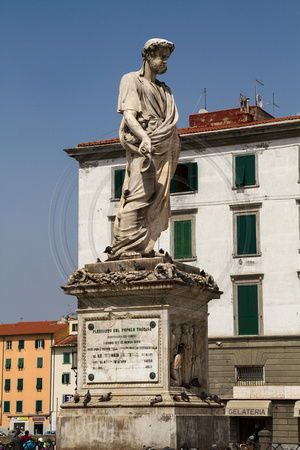Livorno, Piazza Repubblica, Statue V139-8403