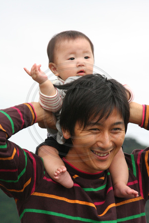 Chiran, Father and Child V0833144
