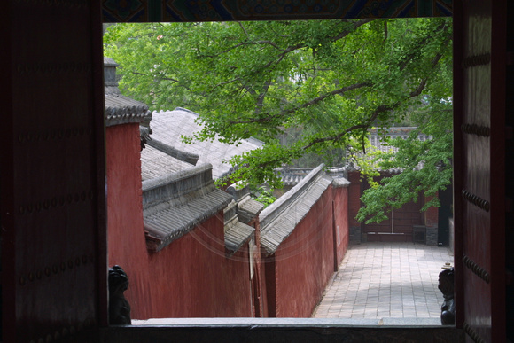 Shaolin Monastery, Thru Doors020415-8242