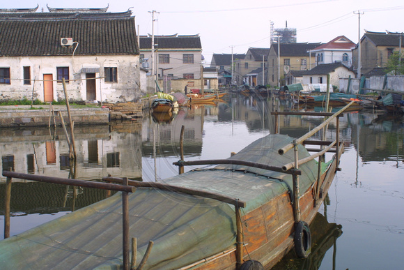 Zhouzhang, Boat and Canal020411-7436