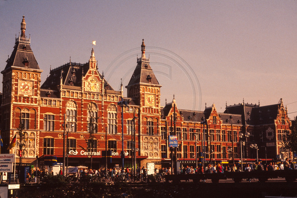 Amsterdam, Train Station S -9877