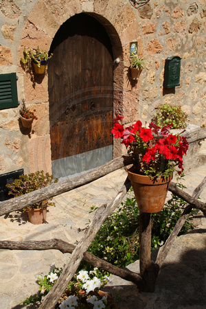 Mallorca, Valldemossa, Door, Flowers V1033957