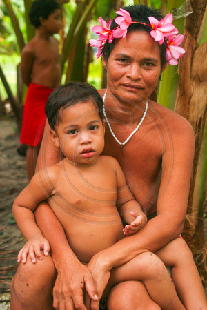 Yap, Ifaluk, Woman and Child V0689392