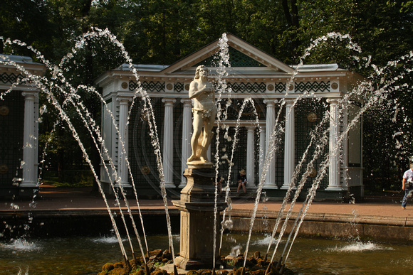 St Petersburg, Peterhof, Fountain1048075