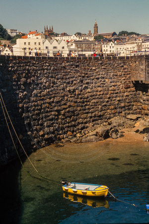 Guernsey, St Peter Port, Sea Wall S V-3960