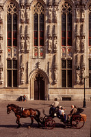 Brugge, Bldg, Horse and Carriage S V-9898