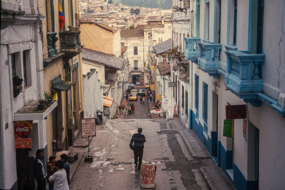 Quito, Street S -7965