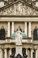 Belfast, City Hall, Queen Victoria Statue V131-0611