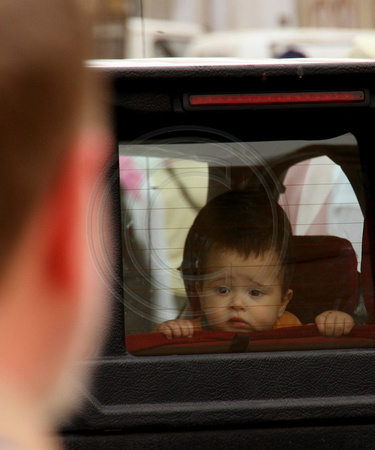 Kairouan, Child in Car Window1026202a