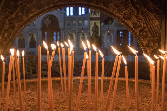 Piraeus, St Spiridon Ch, Int, Candles151-1238