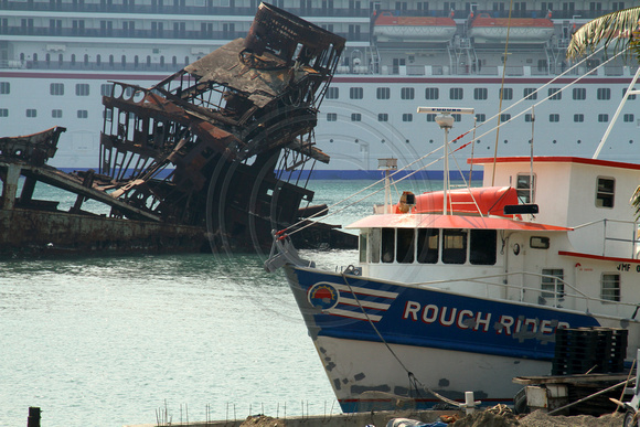 Roatan, Shipwreck and Cruise Ship1116932a