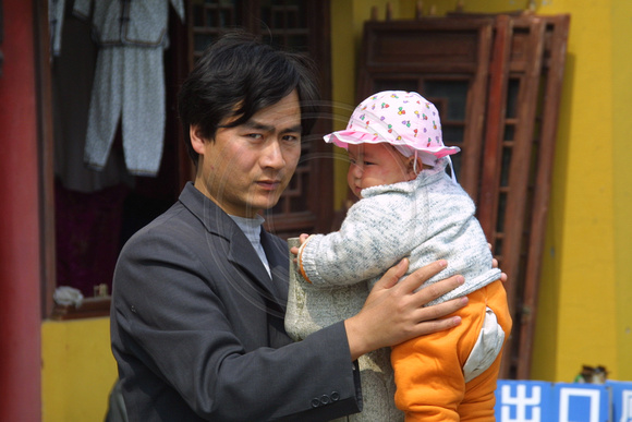 Zhouzhang, Man and Baby020411-7286