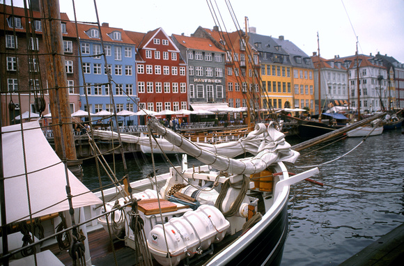 Copenhagen, Nyhavn w Boat