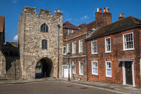 Southampton, City Wall, West Gate150-8922