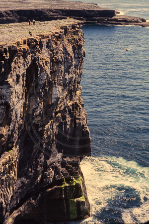 Isle of Inishmore, f Dun Aengus, Cliffs S V-0399
