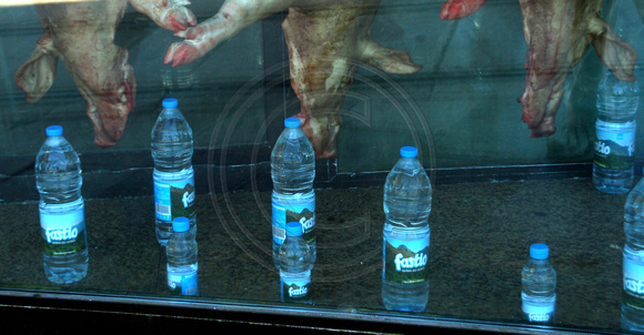 Oporto, Bottled Water Display1036123a
