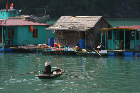 Ha Long Bay, Boat Village0950022