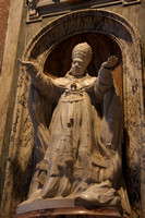 Vatican, St Peters Basilica, Statue V0946014