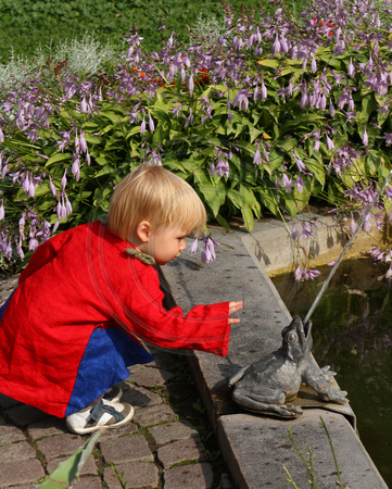 Visby, Medieval Festival, Boy and Fountain V1045858a
