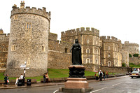 Windsor, Queen Victoria Statue, Windsor Castle1050265a