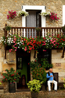 Santillana del Mar, Balcony, Flowers, Men V1036529