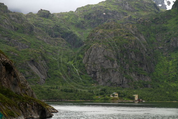Trollfjord1040743a