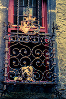 Burg Eltz, Dog in Window S V-2913