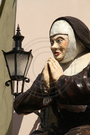 Tallinn, Nun Statue V1046857