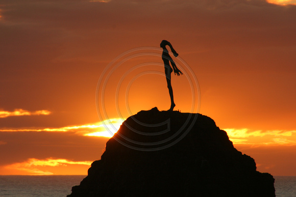 Whakatane, Statue, Sunset0733861
