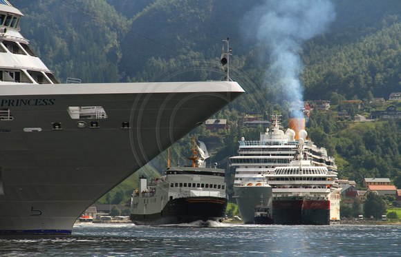 Geirangerfjord, Cruise Ships1043208a
