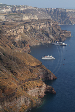Santorini, Imerovigli, Cruise Ships V1017915