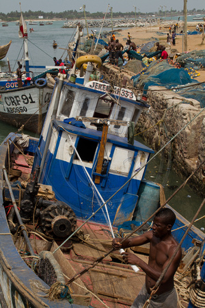 Elmina, Fishing Village, Boat V120-5613