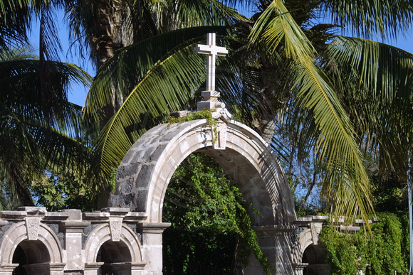 Loreto, Arch and Cross109-0912