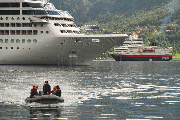 Geirangerfjord, Cruise Ships, Zodiac1043205a