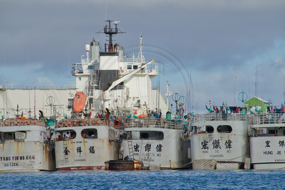 Port Louis, Ships120-7211