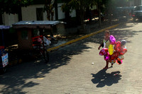 Nicaragua, Village, Woman w Baloons1116223a